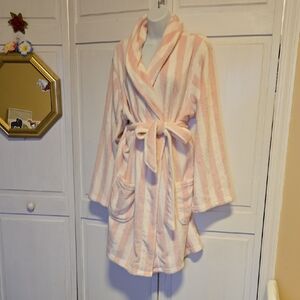 Victoria's Secret Plush Short Robe XL